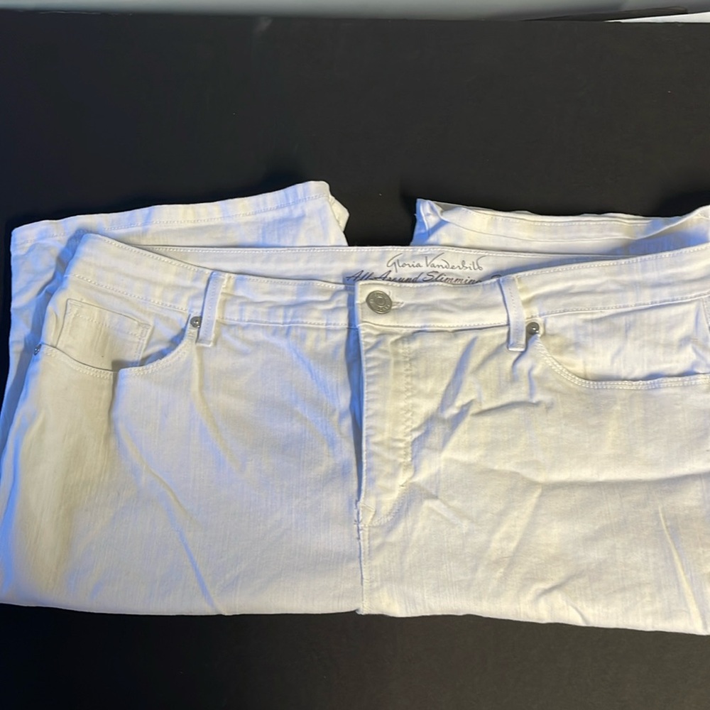 Gloria Vanderbilt Shorts
